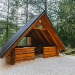 Nature Escape Woodhouse בית נופש Zirovnica