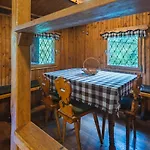 Nature Escape Woodhouse Zirovnica