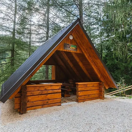 Nature Escape Woodhouse Сasa de vacaciones Zirovnica